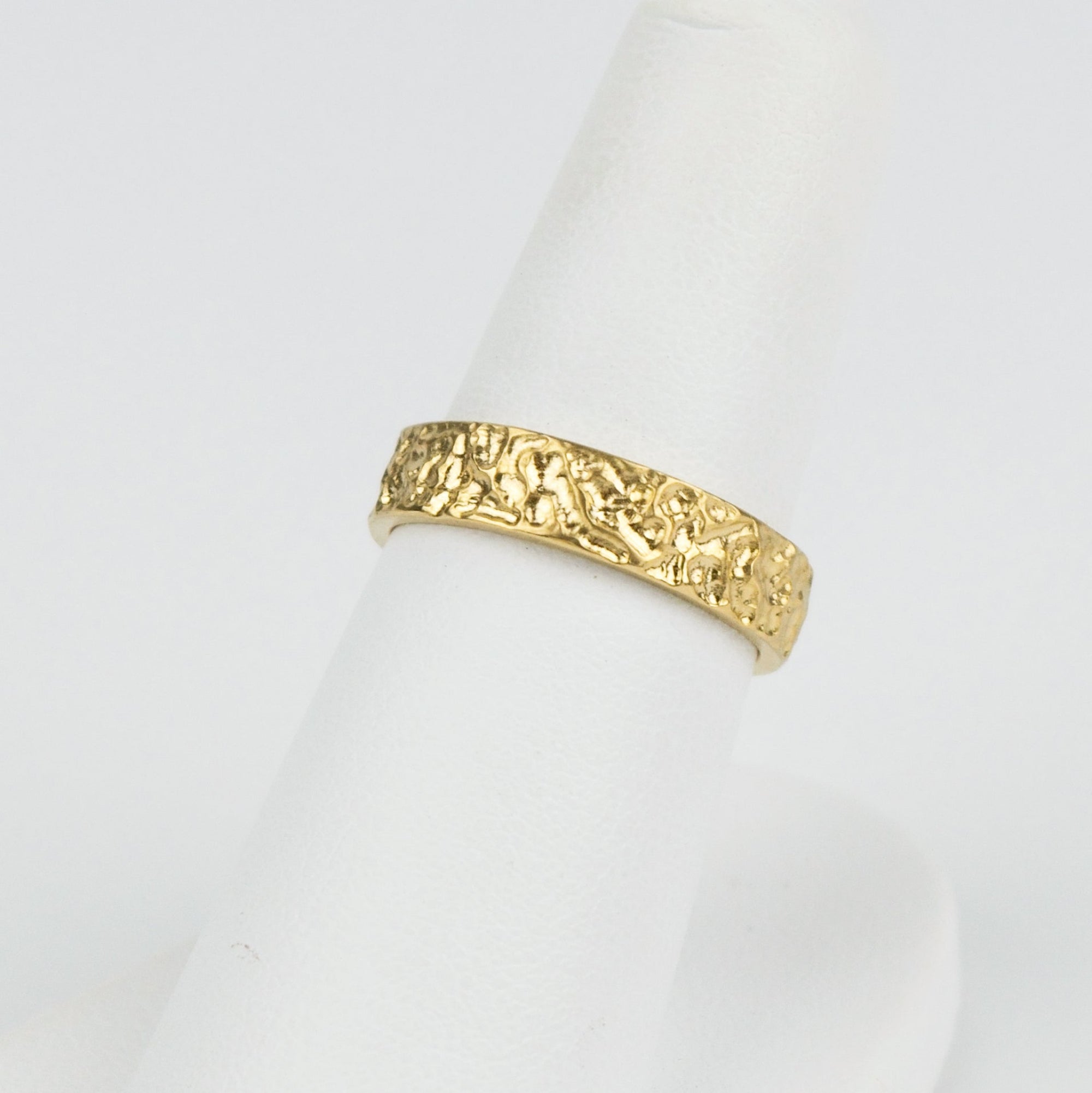 Elle Naz - Highlands Band Medium - Size 6.5